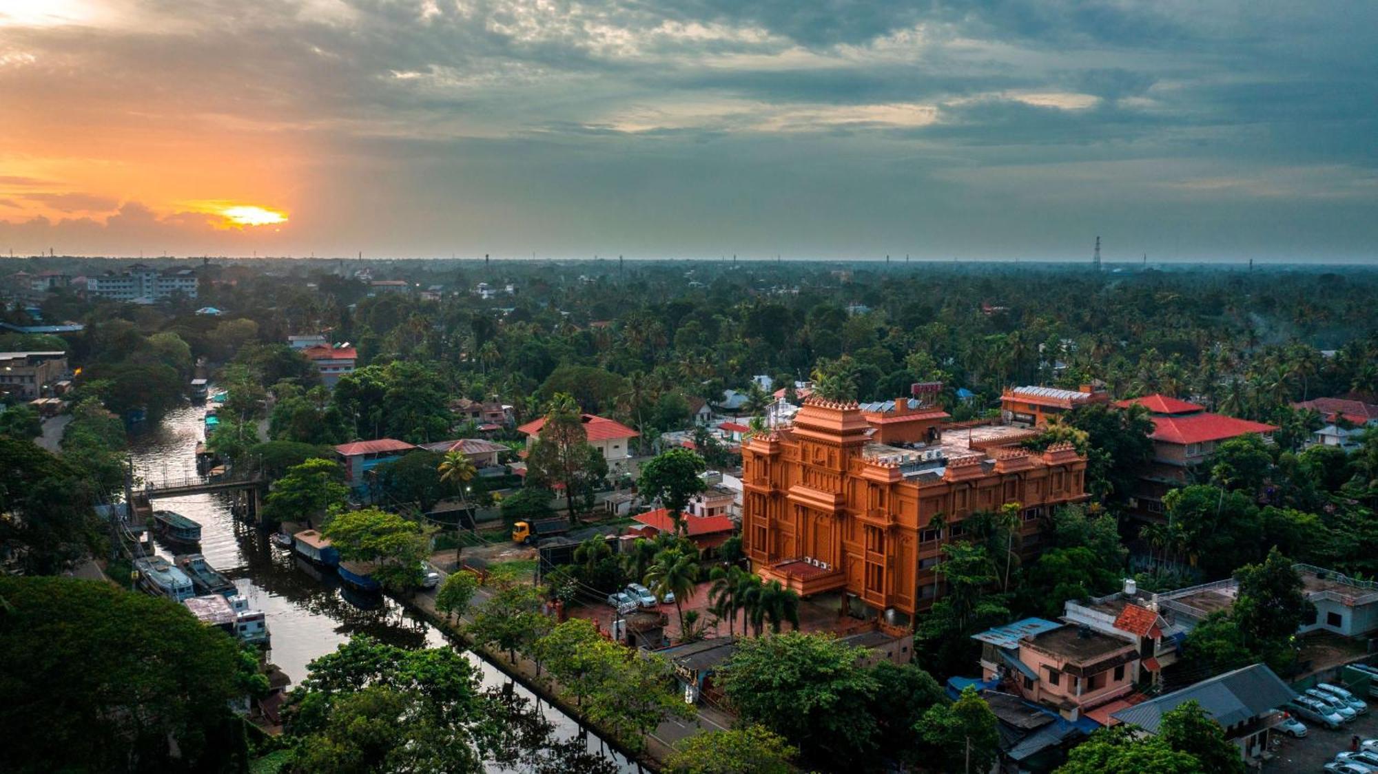 Haveli Backwater Resort Alappuzha Eksteriør bilde